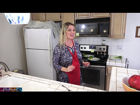 ❤️ Stepmom u munghje in cucina prima di a so data ❤️ Sessu à porn co.hentai-id-tv.ru ﹏